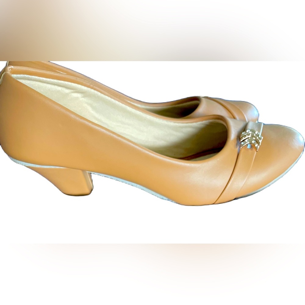 Elegant Tan Women's Heels